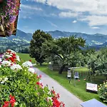 Lindenhof Affittacamere 3*